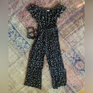 WOMEN'S SOCIETY AMUSE brand Black floral romper SIZE SMALL